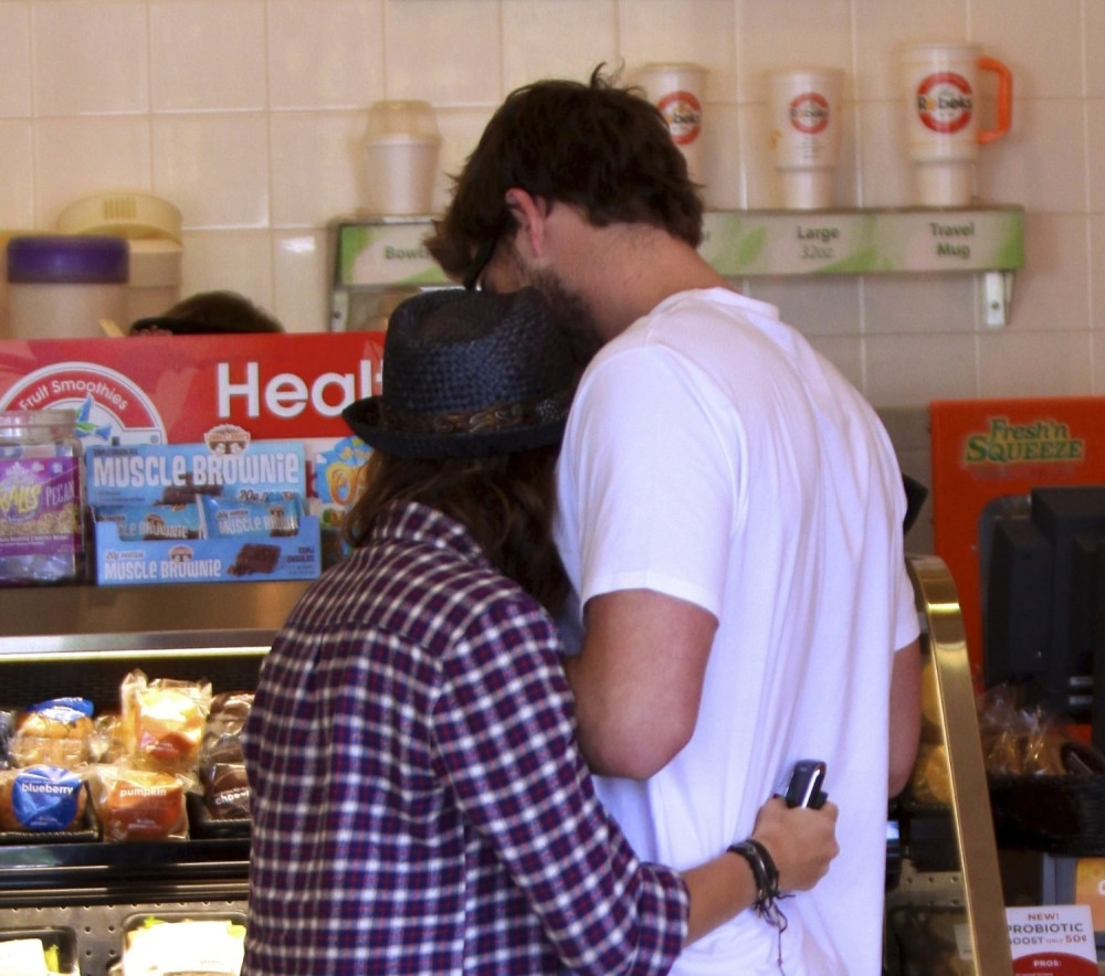 Popularna pevačica na rubu RAZVODA: Ona lije suze, on doživeo nervni slom!