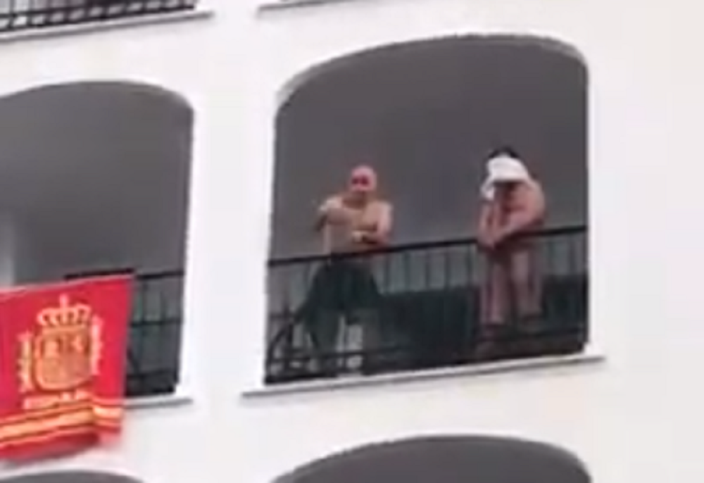 Srbin koji je kasapio drugog Srbina na terasi poludeo zbog žene! Sve vreme u smeštaju bilo njih troje u BIZARNOJ vezi!