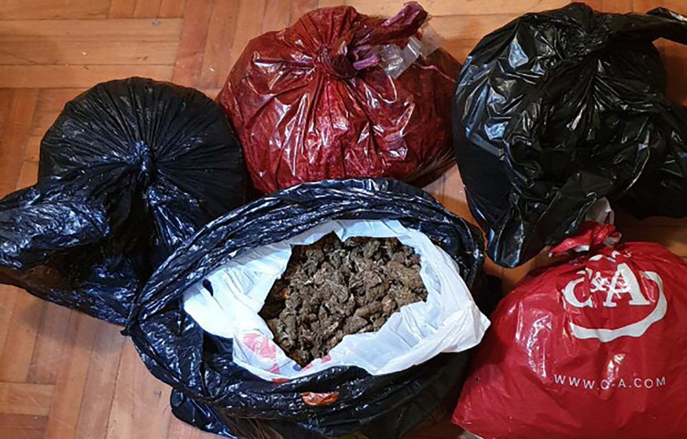 Skoro dva kilograma marihune! Policija privela mladića!