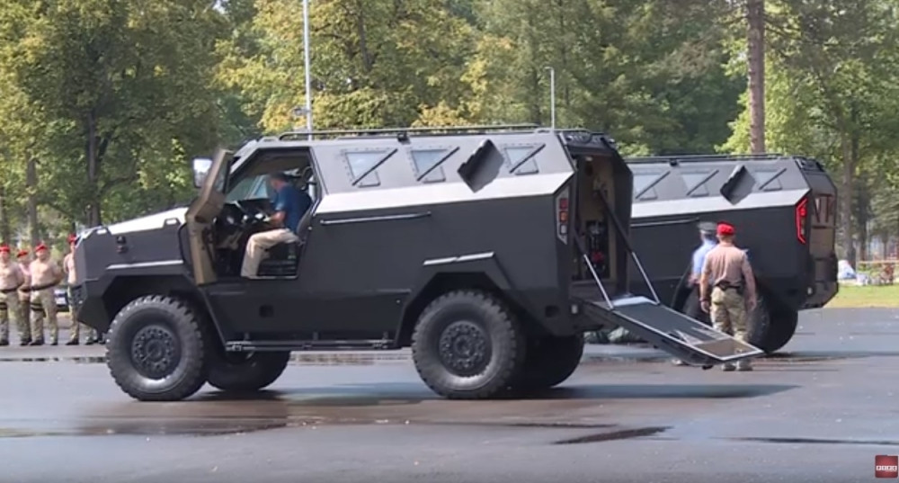 Despot stigao u Banjaluku! Policija posle 27 godina dobila nova domaća vozila