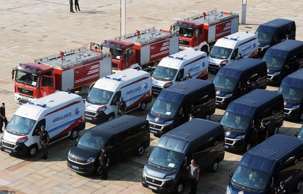 80 specijalnih mašina se postrojilo na platou, a onda su se RAZLETELI PO SRBIJI!