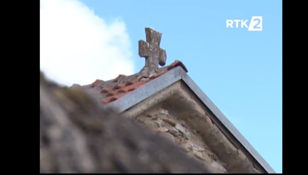 U dvorištu crkve primili njih 150, svi pobesneli kada su saznali kako ih varaju!