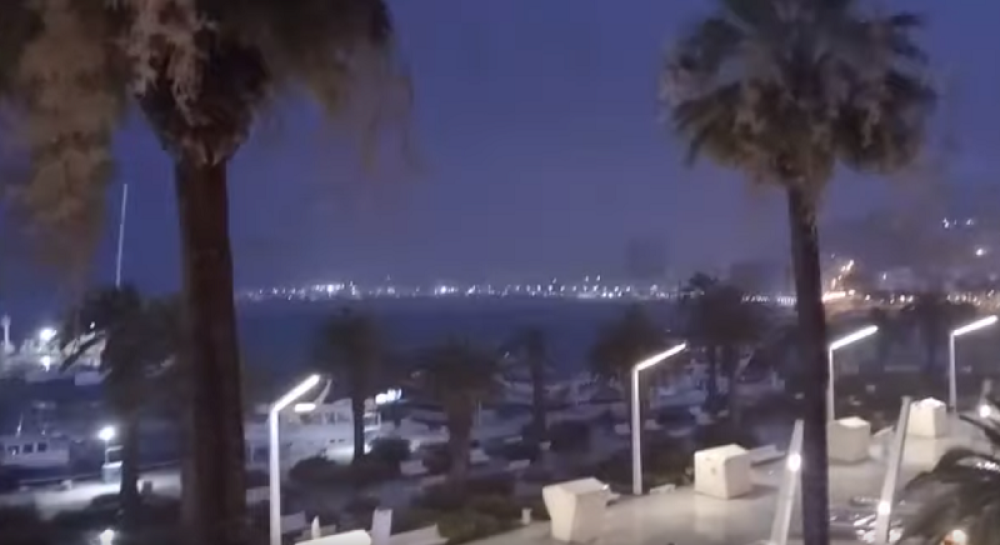 Poplavljene ulice i kuće, jaka kiša i vetar čupali drveće, vatrogasci morali da intervenišu!