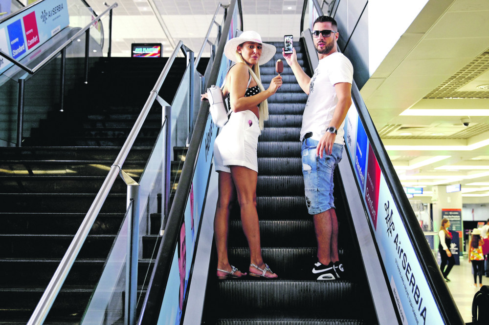 Luna progovorila o PREVARI: Besna iznela sve detalje o porukama koje joj stižu svakodnevno!