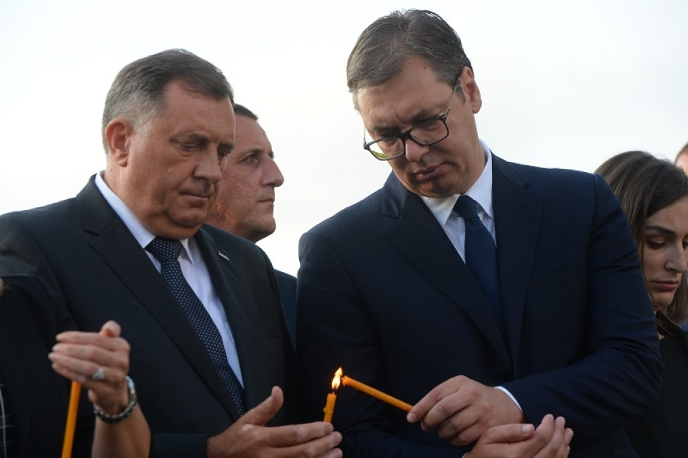 Predsednik Srbije po PRVI PUT načinio gest o kojem BRUJI SRBIJA! (VIDEO)