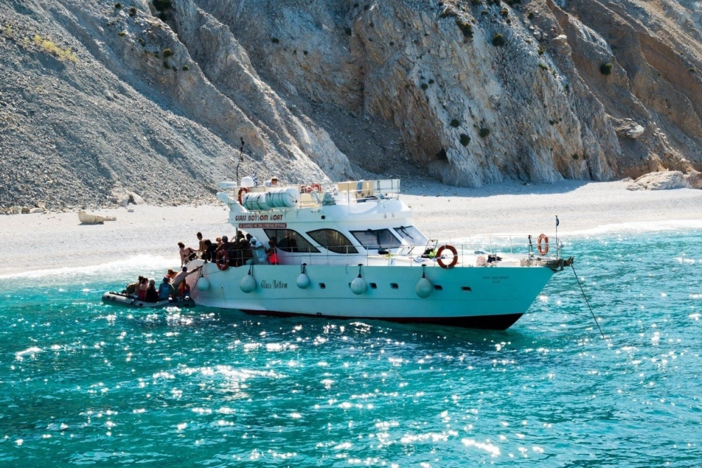 Ako ponesete kamenčić s plaže, ovaj suvenir bi vas mogao koštati kao celo letovanje! Grci zabiberili!