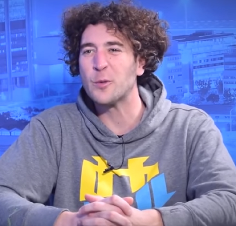 Svima je poznat kao Ajs Nigrutina, a niko ne zna njegovo pravo ime! A tek kad čujete kako mu se zove supruga!