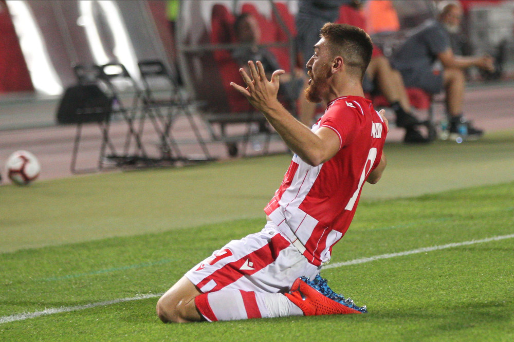 Povređeni Pavkov postigao golčinu za oduševljenje na celom stadionu, ovo je neviđeno! (VIDEO)