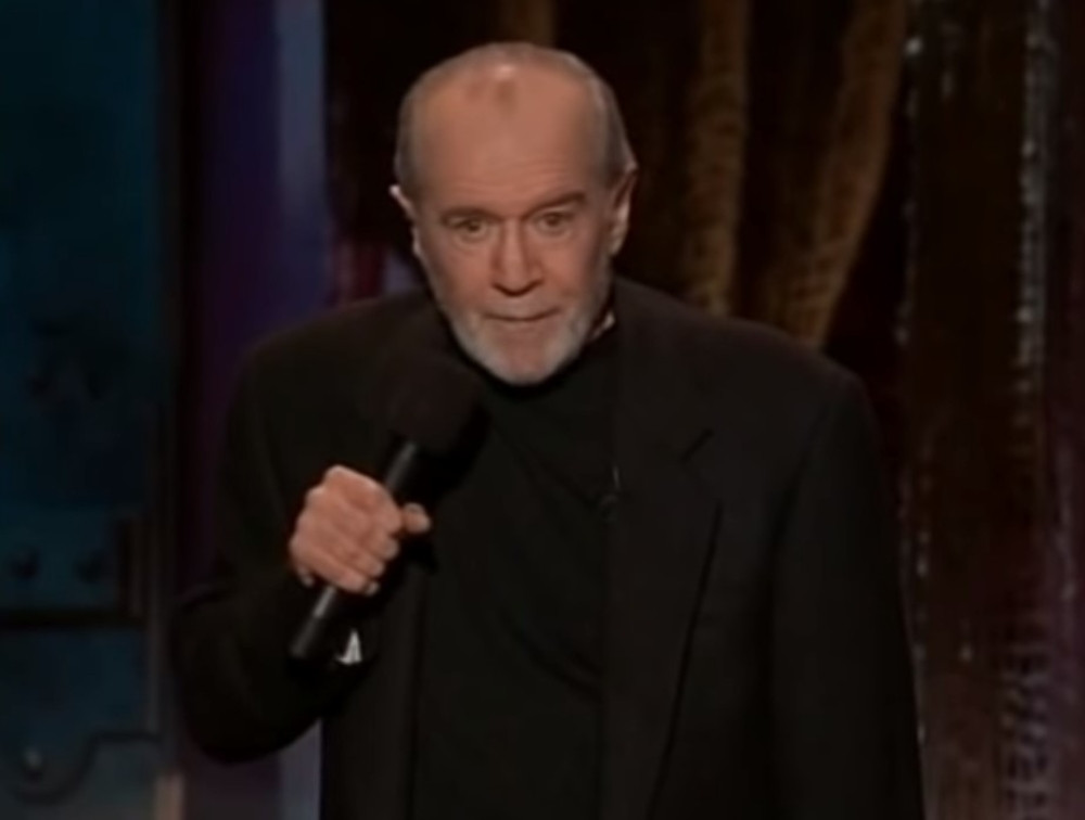 Karlove reči odzvanjaju svetom: Pijemo previše, trošimo nepromišljeno, prekasno ležemo, ustajemo umorni, imamo više diploma, a manje razuma...