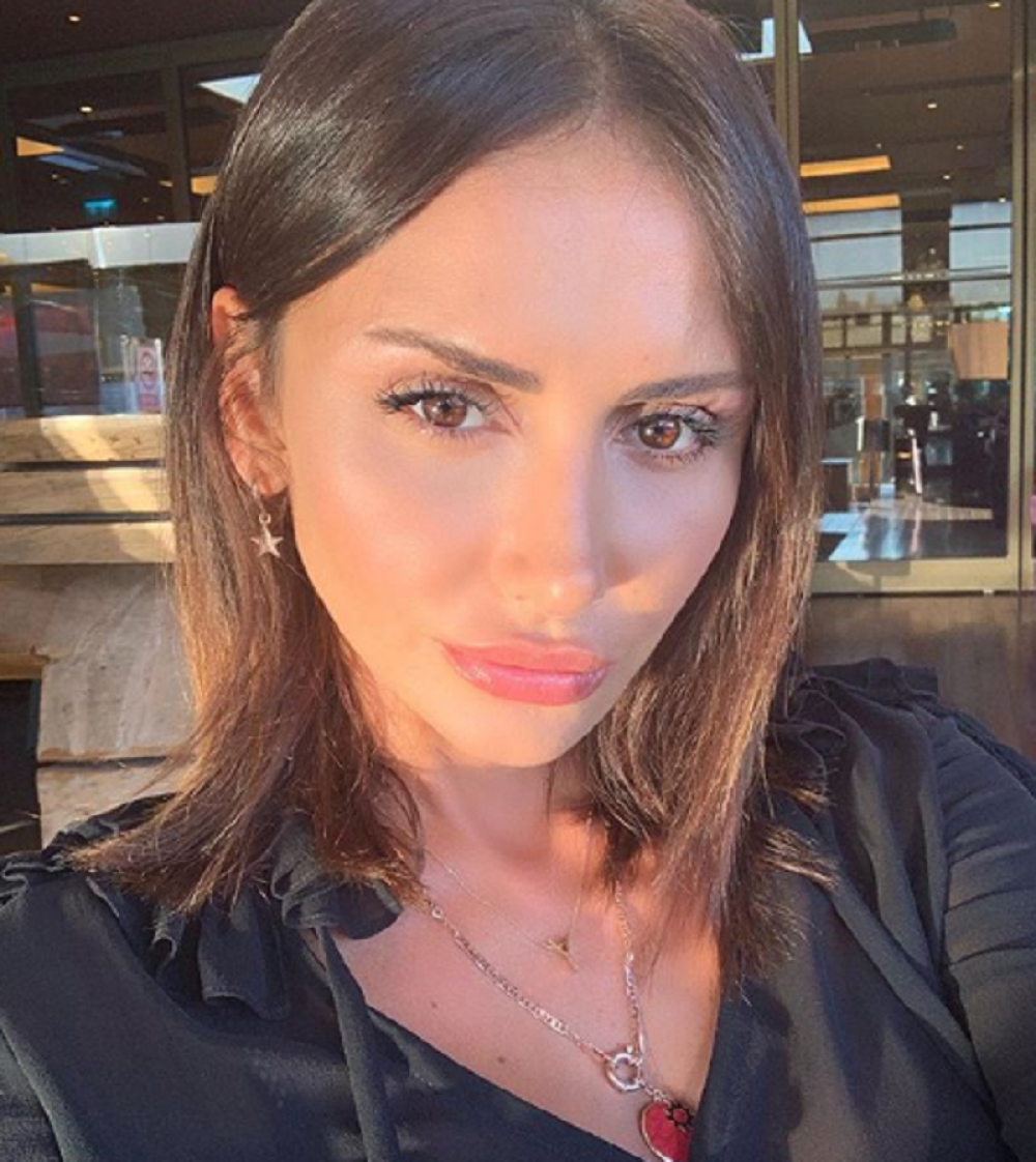 Objavila sliku jelke, a zbog nesvakidašnje dekoracije ostala zatrpana komentarima (FOTO)