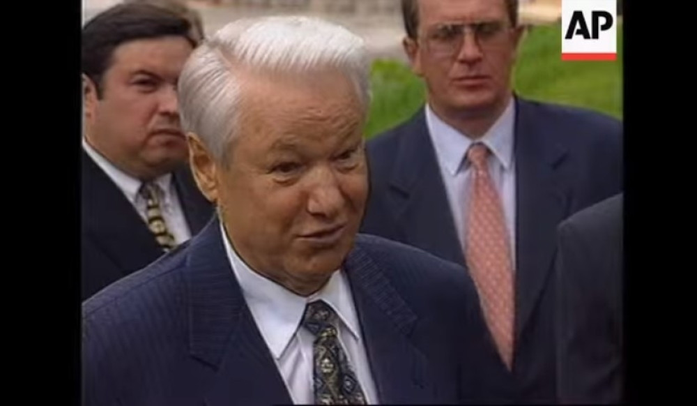 Da li je "Peterburška grupa" zaista ubedila tadašnjeg predsednika da je "umoran" i time otvorila vrata za "naslednika" koga niko nije očekivao!