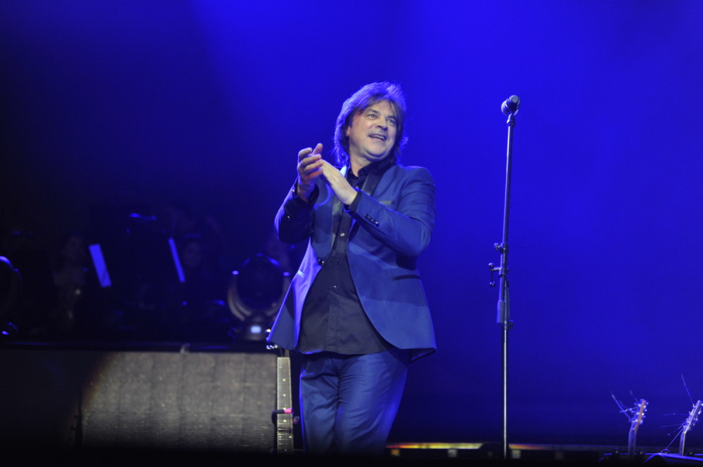 Pevač već 35 godina čuva TAJNU! Njegovo pravo ime nije Alen, sve je promenio zbog slave!