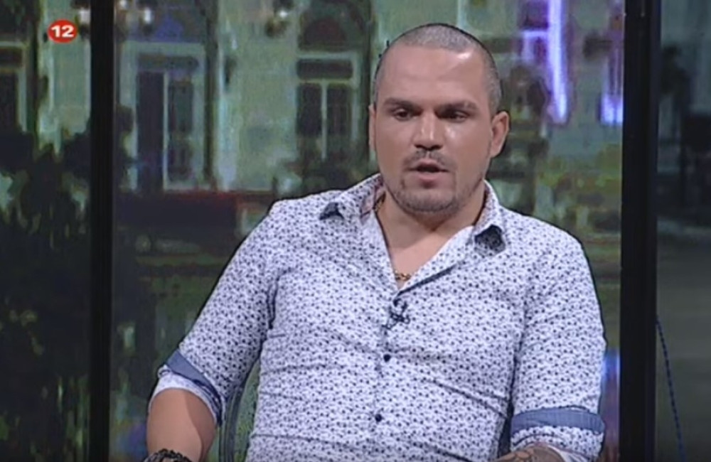 On je BRAT Baneta Čolaka! Za njim žene uzdišu, izgleda FATALNO! (FOTO)