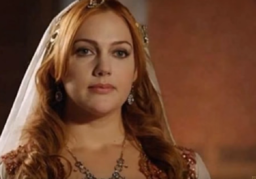 Hurem se potpuno transformisala! Preterala sa plastičnim operacijama, danas je ne biste prepoznali! (FOTO)