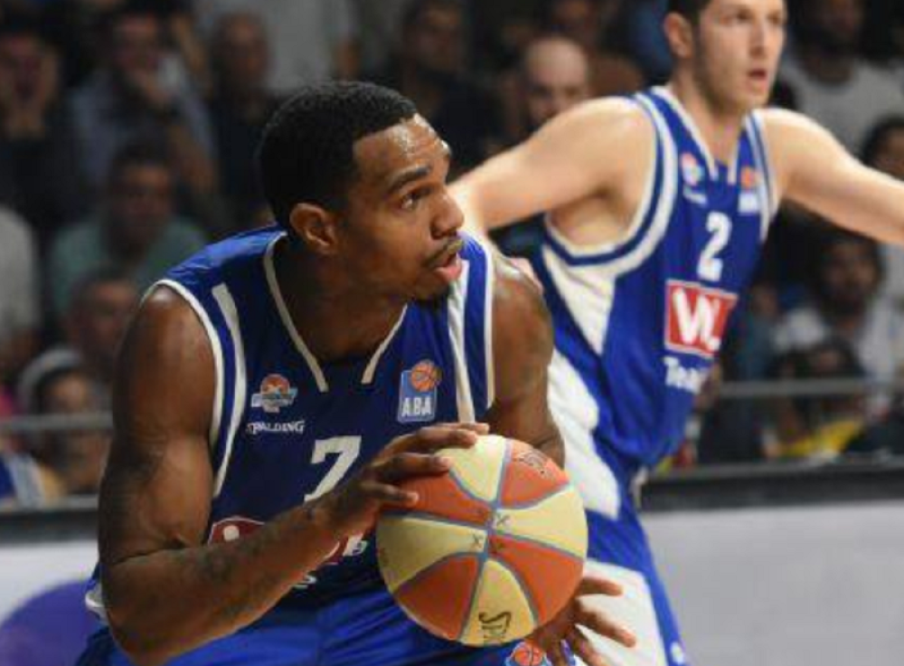 Nemci ga "šutnuli" posle samo dve nedelje!