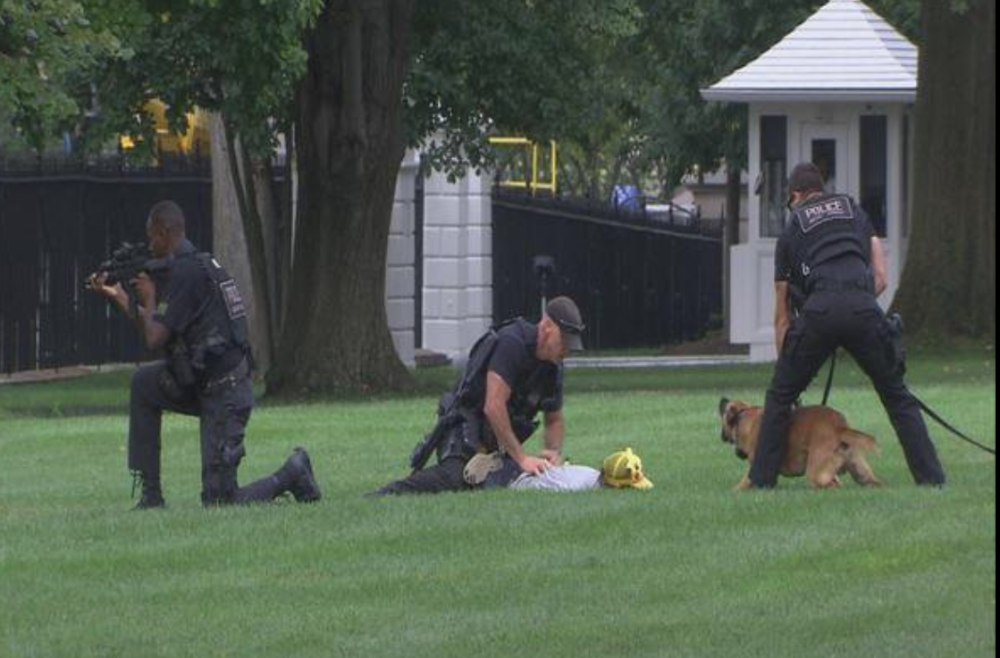 Evo kako obezbeđenje čuva šefove svojih država, neki su probali da priđu Trampu, Makronu, Terezi Mej... i GORKO ZAŽALILI!
