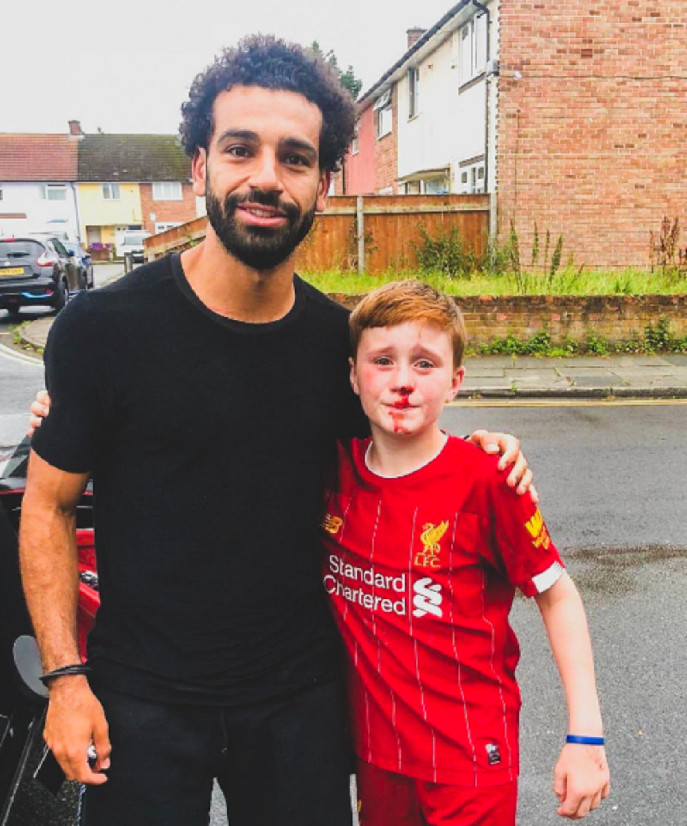 Ovaj potez Salaha će vas oduševiti! Dečak nije verovao šta mu se dešava! (FOTO)