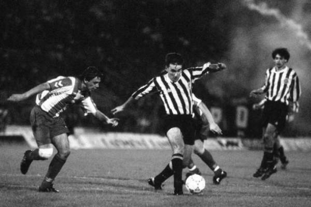 Preminuo je dan posle rođendana od leukemije, a evo kako su se od bivšeg golgetera Partizana oprostili u Viteseu! (VIDEO)