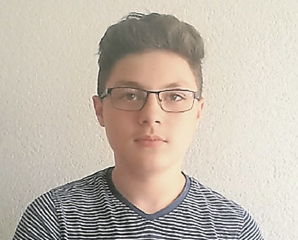 Sarađuje sa NASOM, a njegova samohrana majka se ne libi ničeg. Planira i ovaj radikalan potez, samo da Dejan ostvari snove (FOTO)