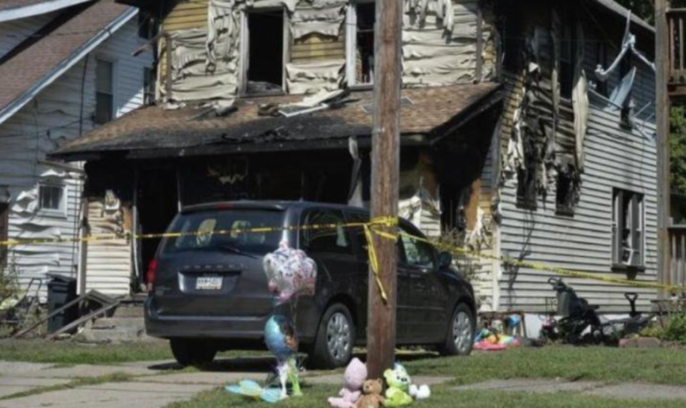 Petoro BEBA IZGORELO U POŽARU, četvoro su braća i sestre, starija deca iskakala kroz prozore! (FOTO)