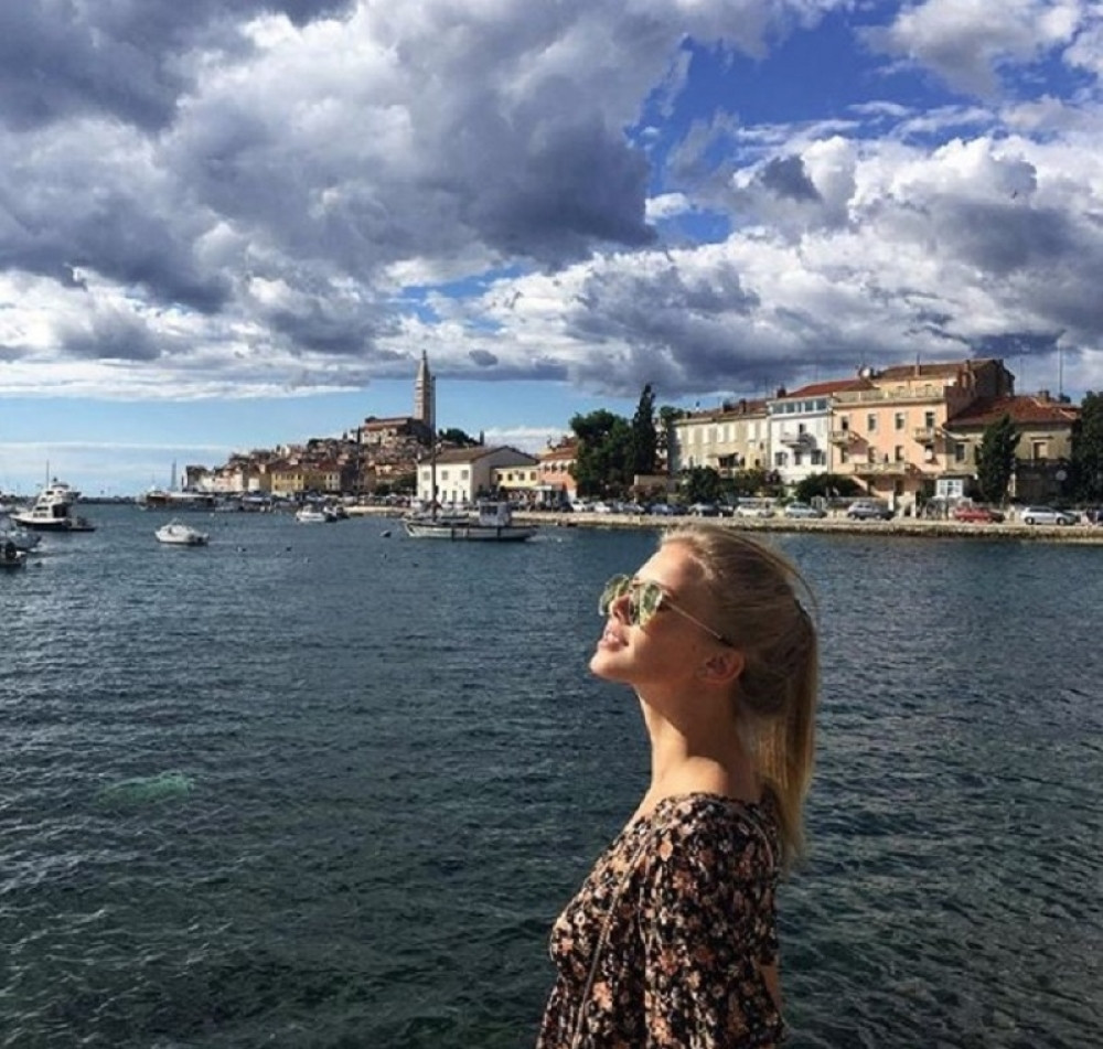 Ceca objavila vrelu fotku u BIKINIJU, a onda joj je devojka Miloša Bikovića ostavila komentar! (FOTO)