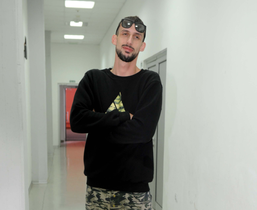 Đekson u novoj GEJ AFERI?! Tu nije kraj, mnoge druge JAVNE LIČNOSTI umešane! (FOTO 18+)