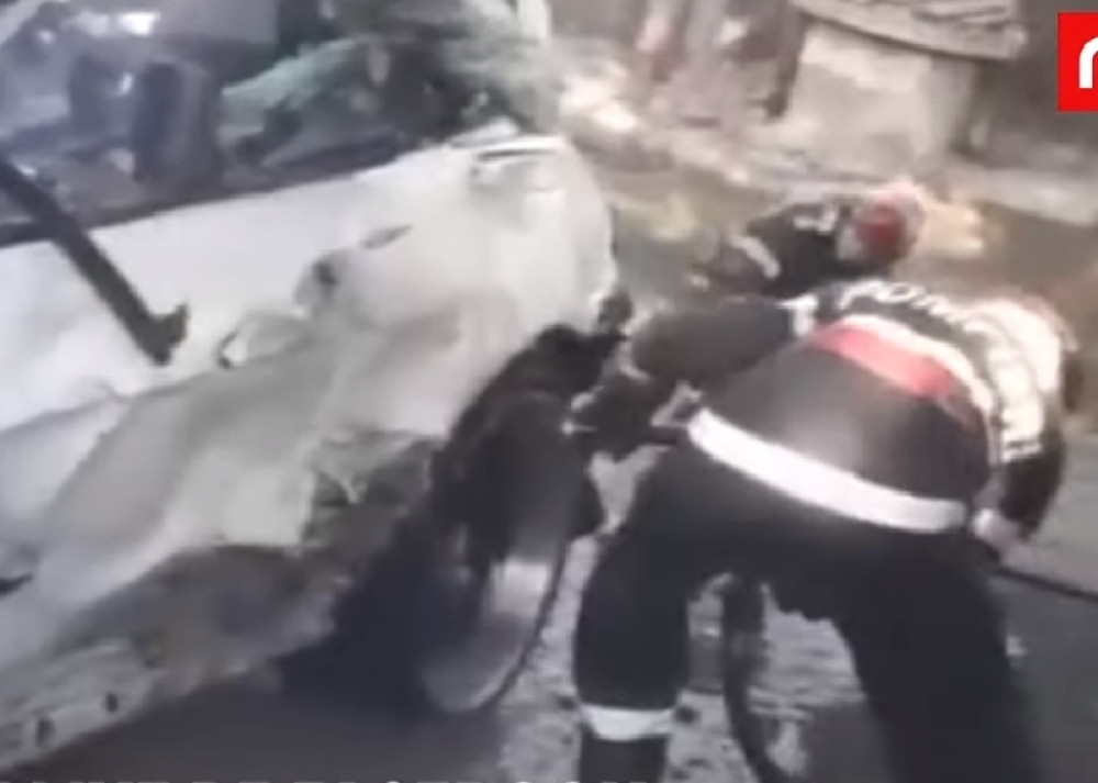 Snimao sebe u brzoj vožnji, pa uleteo u dvorište! Među poginulima trudnica i njeno trogodišnje dete (VIDEO)