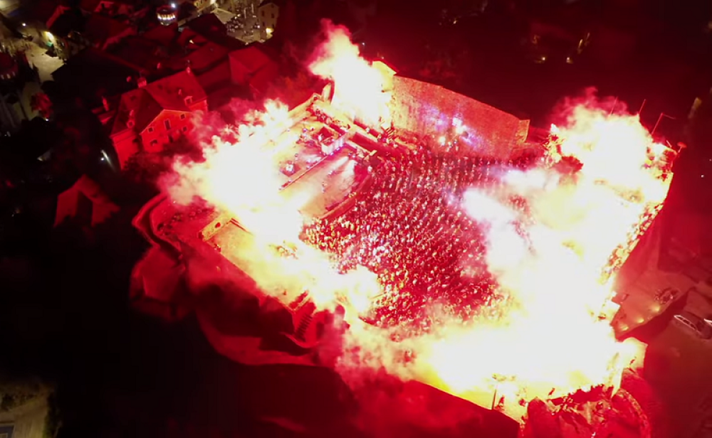 Milo besni od muke! Crnogorci celu noć slavili Srbiju i Kosovo, pevali pesme od kojih se DIŽE KOSA! (VIDEO)