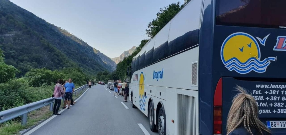 Nesreća kakva se ne pamti, ima više mrtvih i povređenih!