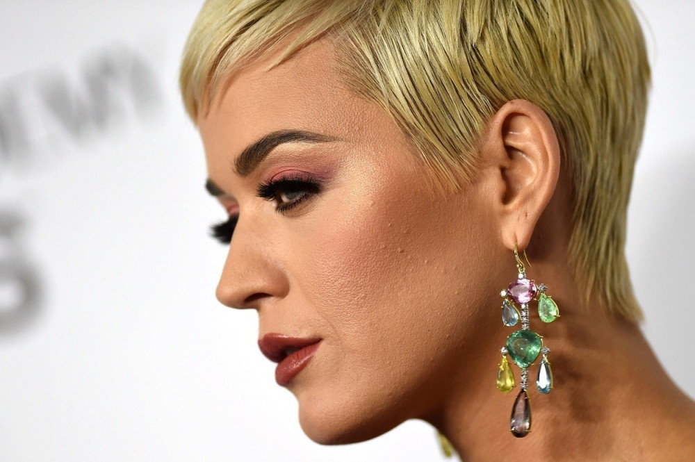 Svetski poznata pevačica optužena zbog SE*SUALNOG zlostavljanja! Pevačicin tim ga UCENJIVAO, do danas nije smeo da progovori?!