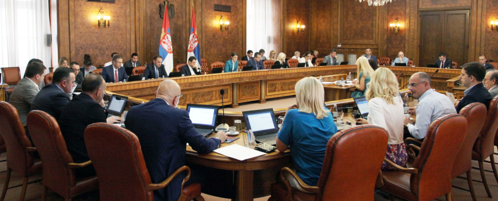 Nesuđeni premijer se vraća na velika vrata i ulazi u Vladu Srbije!