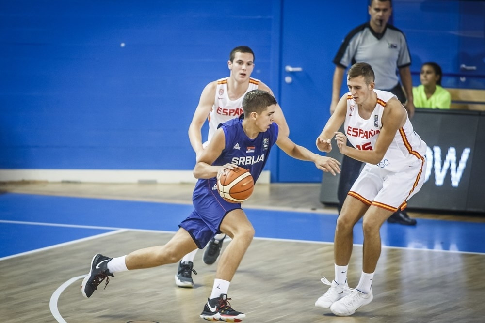 "Orlići" u suzama, nisu mogli da veruju šta sudija svira! Stručni štab uleteo na parket! (VIDEO)