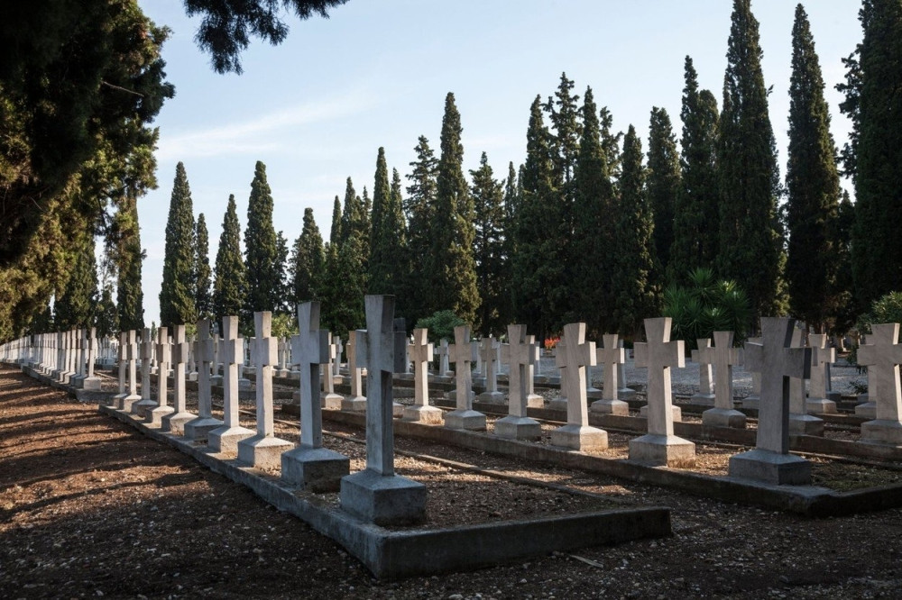 Kome je upućeno ovih šest reči sa ploče u Zejtinliku? (FOTO)