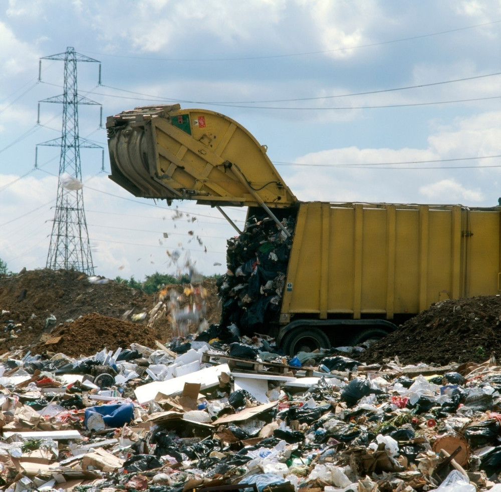 Posle zatvaranja divljih deponija povećan broj kamiona na deponiji u Vinči