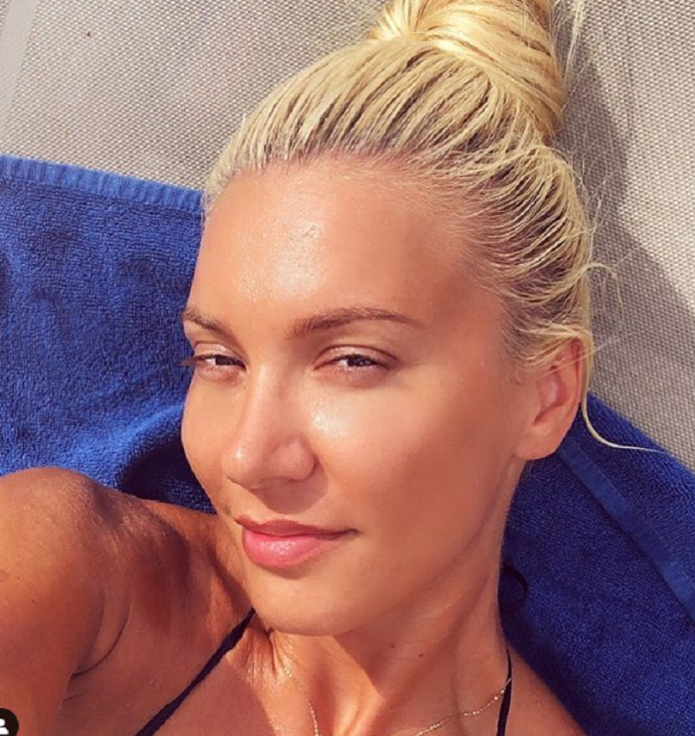 Bojana Ristivojević uslikana u Crnoj Gori! Nasred plaže radila NEOČEKIVANO, svi se krste (FOTO)