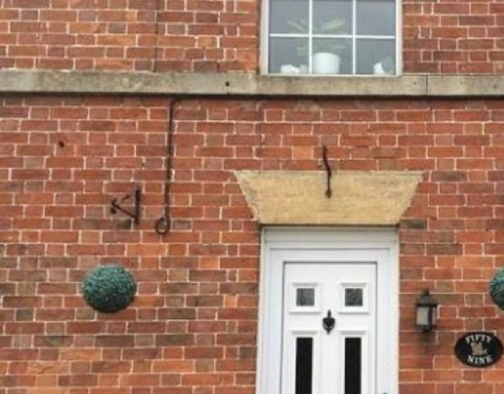 Kad je pogledala fotografiju, umalo se onesvestila od šoka! Ne postoji logično objašnjenje! (FOTO)