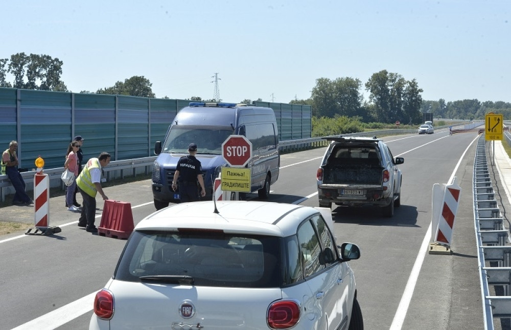 Ovo svaki automobil mora da ima, a sada je stigao predlog: Treba da se UKINU!
