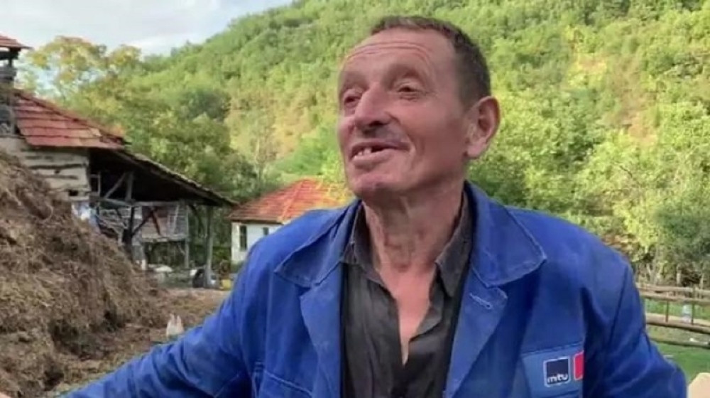 Njen muž Blagoje tvrdi da je ustala iz groba i da ga gađa kamenjem, a to nije ono NAJBIZARNIJE što mu radi!