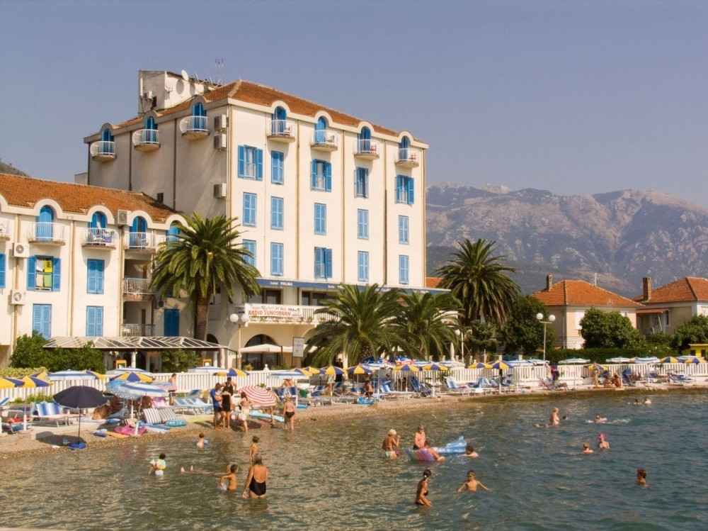 Srbin (40) ronio, pod vodom ga udario gliser! Dovezen u bolnicu s teškim povredama