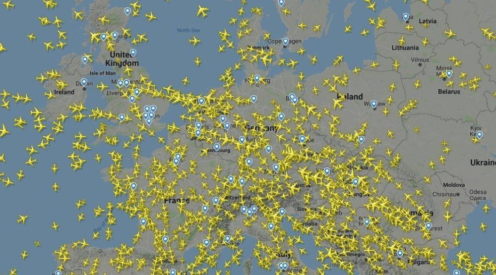 Avion skrenuo sa rute i počeo da se spušta! Posada poslala znak za UZBUNU - cela Evropa strahuje! (FOTO)