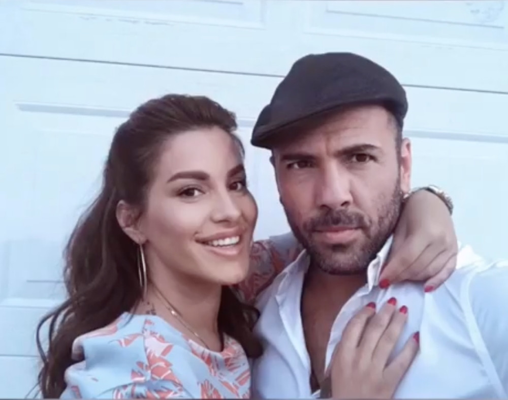 Seka Aleksić uživa u zimskim čarolijama, njen suprug se skinuo i legao na sneg pa mišićima raspametio sve (FOTO/VIDEO)