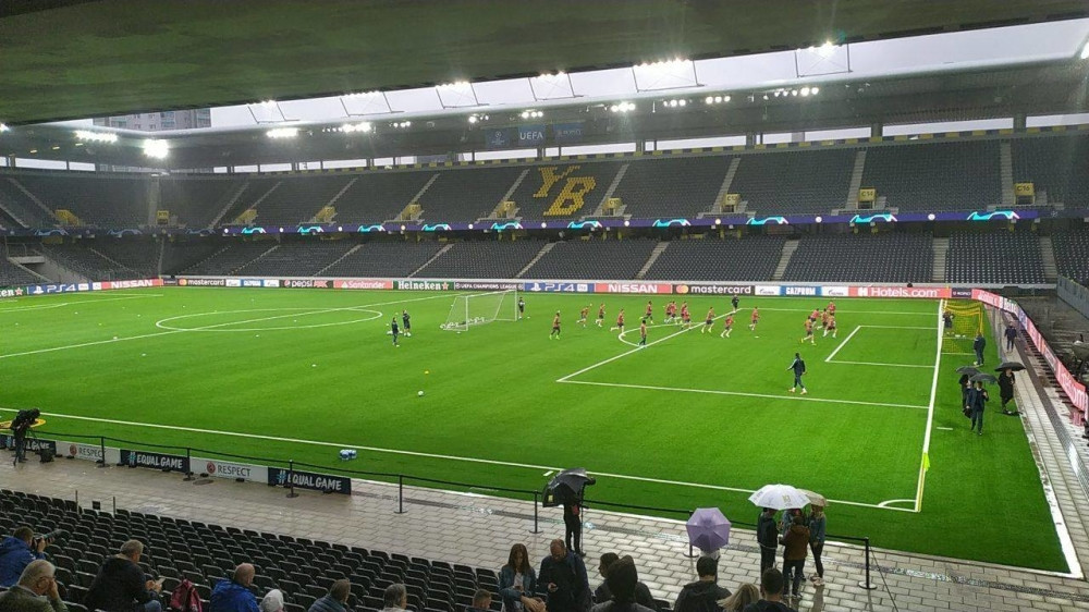 Kišica rominja, ali nema veze! Fudbaleri Zvezde na treningu kao najjači "švajcarski sat"! (VIDEO + FOTO)