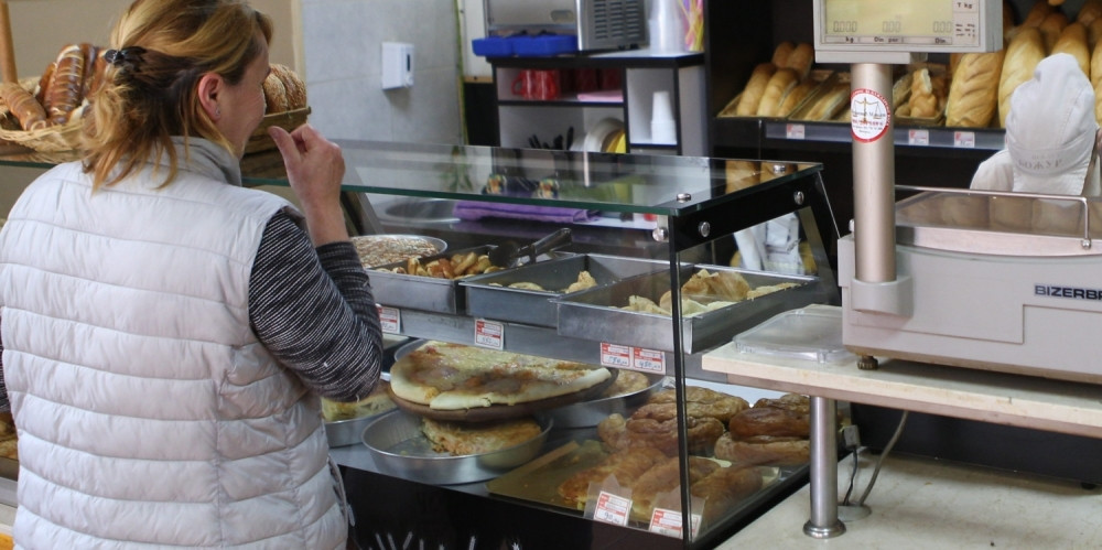 Do sada ćutala da ne bi izgubila posao! Sad sve mušterije znaju da su prevarene