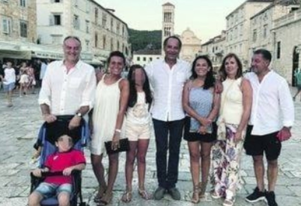 Sada se kući vraćaju bez oca. Posle tragedije na letovanju, deca sa majkom prevezena u bolnicu u Rimu (FOTO)