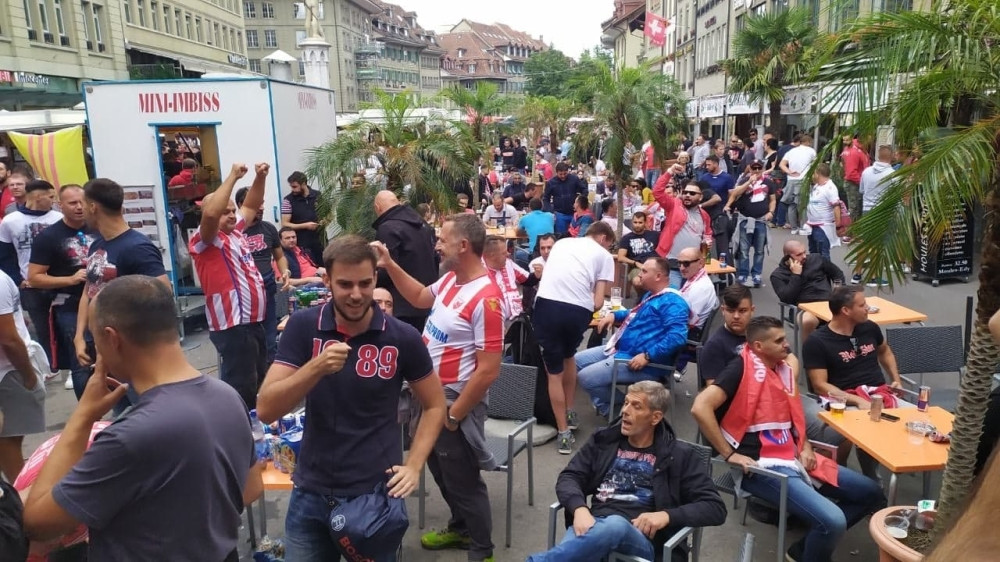 Policija nadgleda situaciju! Za sada je sve mirno! (VIDEO + FOTO)