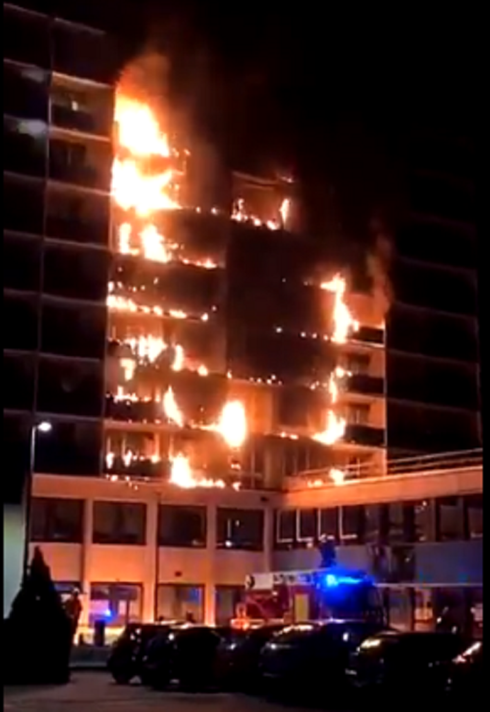 Gori bolnica u predgrađu, ugljenisana tela na sve strane! (STRAŠAN VIDEO SA LICA MESTA)