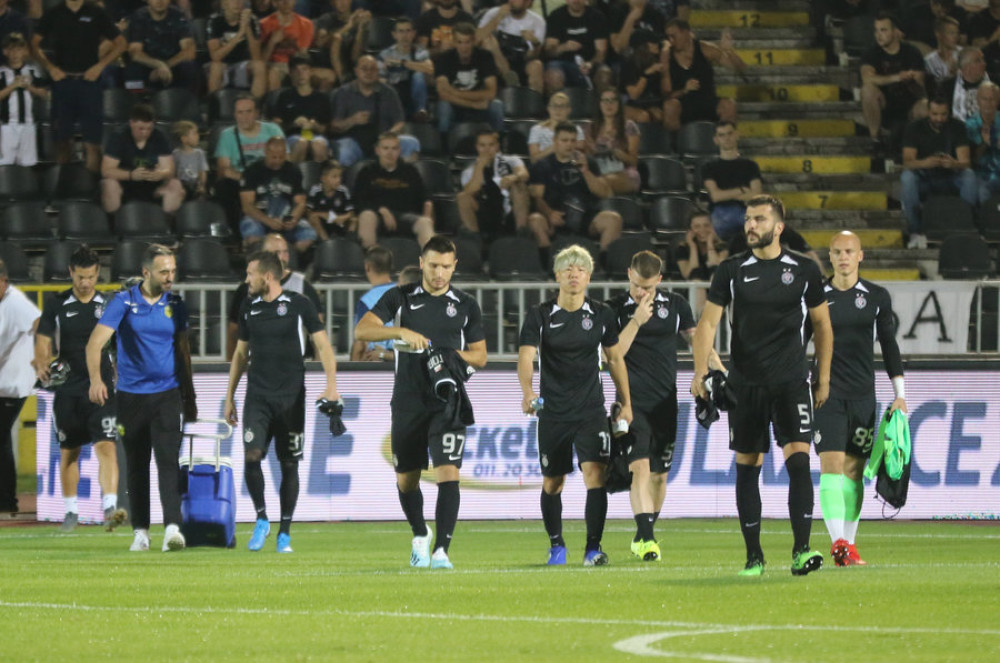 Fudbaleri Partizana oprobali su se kao voditelji emisije! (VIDEO)