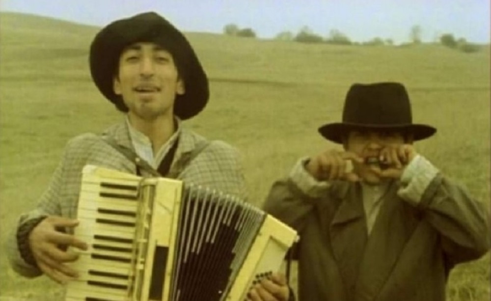 Cela bivša Juga pamti legendarne muzičare iz "Ko to tamo peva", a evo kako IZGLEDAJU i kako ŽIVE nakon 39 godina! (FOTO)