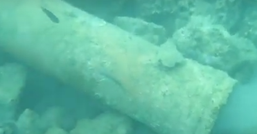 Elitni hotel ispušta fekalije u more, ljudi se kupaju u izmetu i guše u strašnom smradu! Goran snimio jezivu cev iz koje sve to izlazi! (VIDEO)