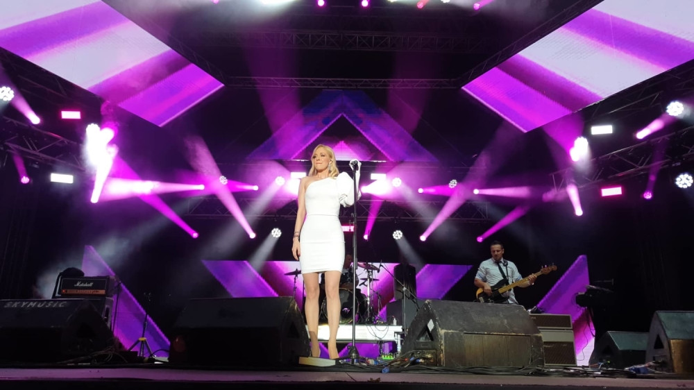 Ćerka poznatog muzičkog pevača Tončija uplivala je u muzičke vode, a evo kako izgleda!